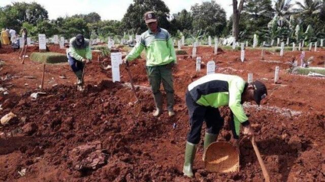 Beri Bantuan Sosial DJPM, Bobby Nasution Disambut Haru Pelayan Masyarakat