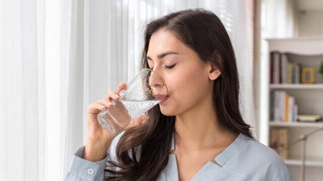 Jangan Banyak Minum Air Putih Sebelum Tidur, Ini Bahayanya Kata Dokter